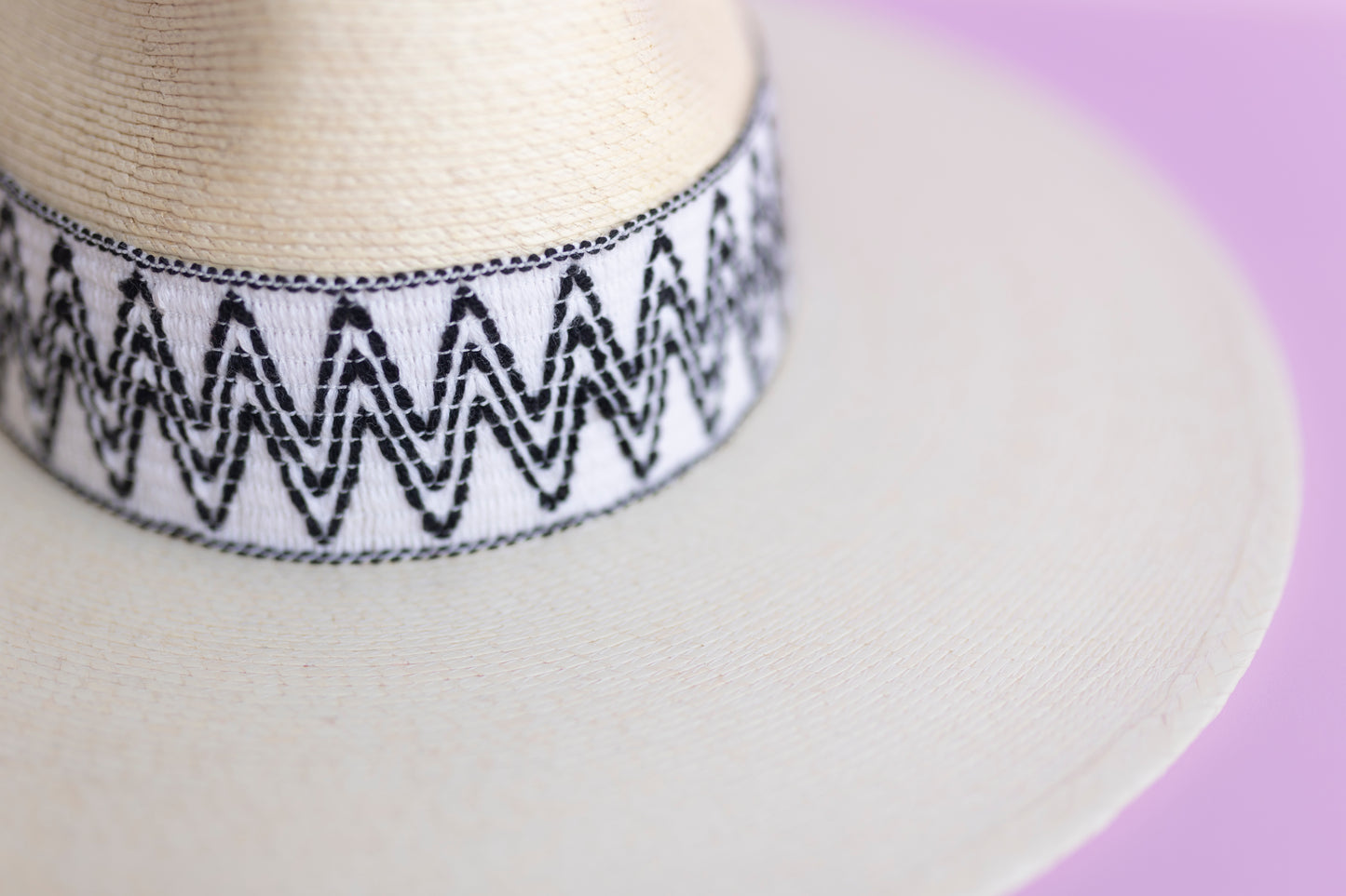 2” Black & White ZigZag Band