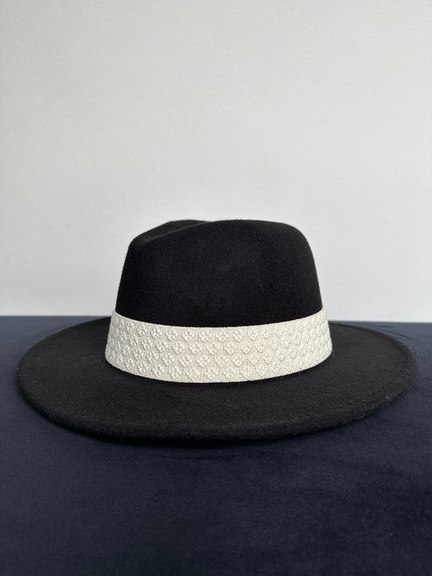 1.5” Ivory Textured Hat Band